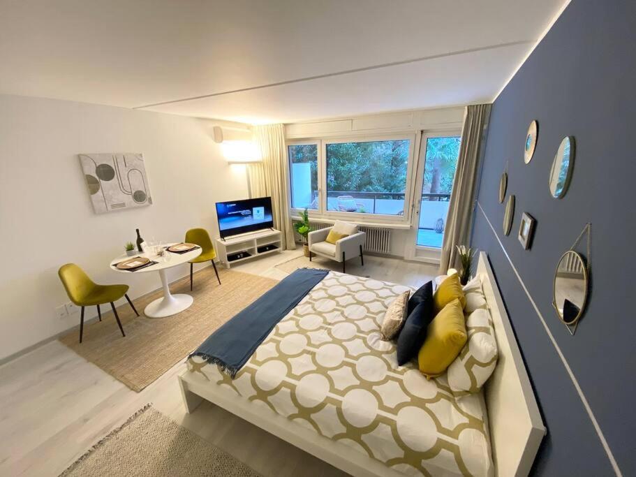 Luganersee, Pool, Strand, Parkplatz, Suite Bissone Luaran gambar