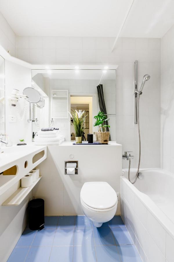 Luganersee, Pool, Strand, Parkplatz, Suite Bissone Luaran gambar