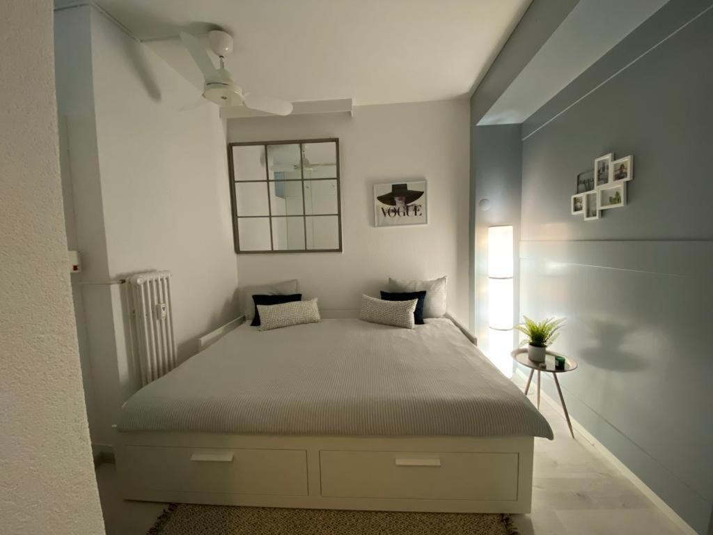 Luganersee, Pool, Strand, Parkplatz, Suite Bissone Luaran gambar